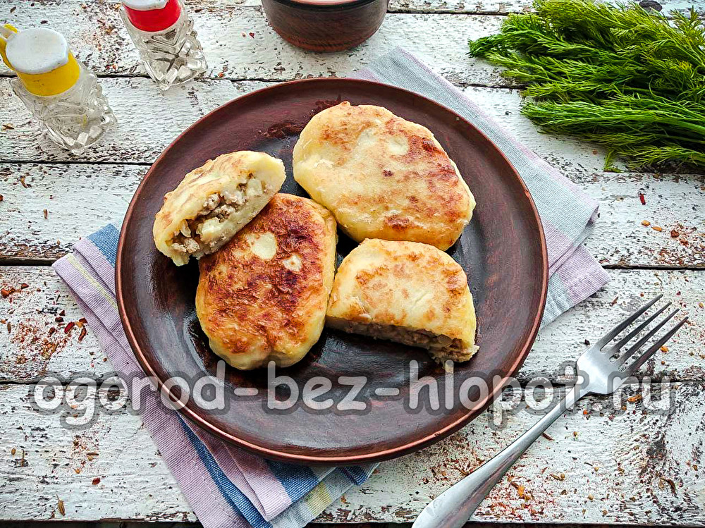 다진 고기를 곁들인 감자 미친 요리