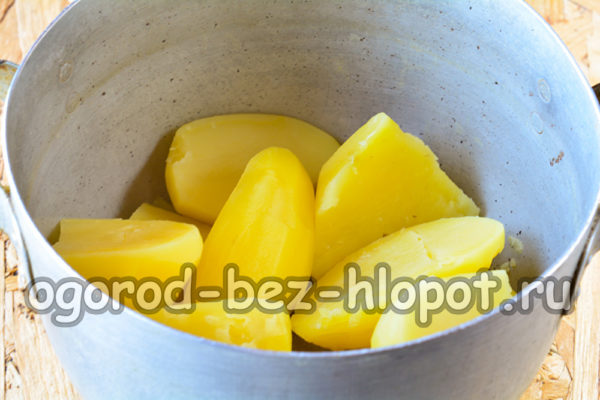 감자에서 물을 빼다