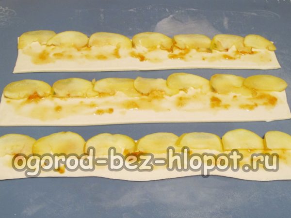 사과 조각을 펼쳐 놓다