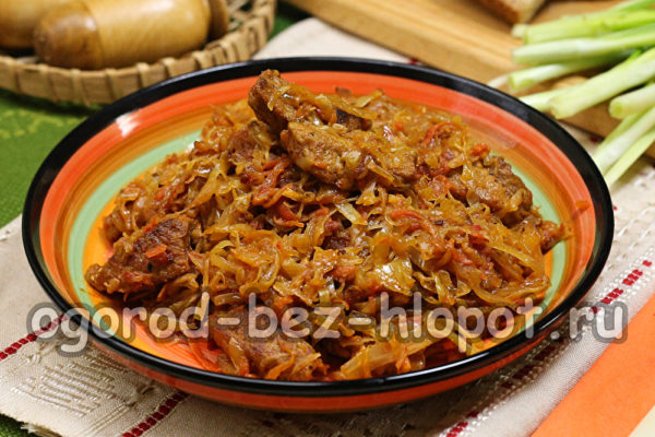 고기와 함께 끓인 양배추가 완성되었습니다.