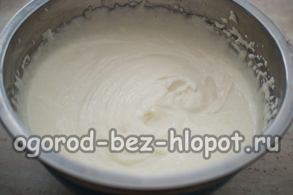 흰자를 모두 넣고 다시 치세요