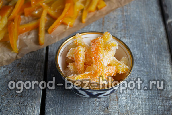 설탕에 절인 과일이 준비되었습니다