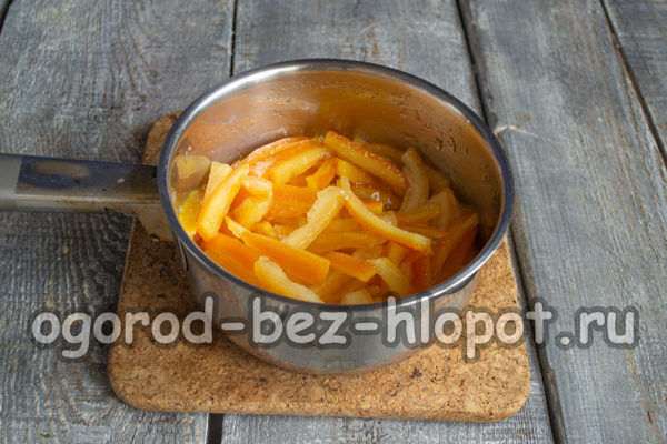 액체가 증발할 때까지 요리하다