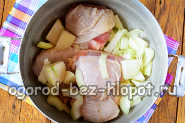 고기와 함께 양파를 볶다