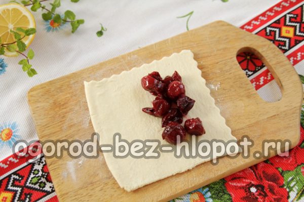 반죽 위에 속을 채우다