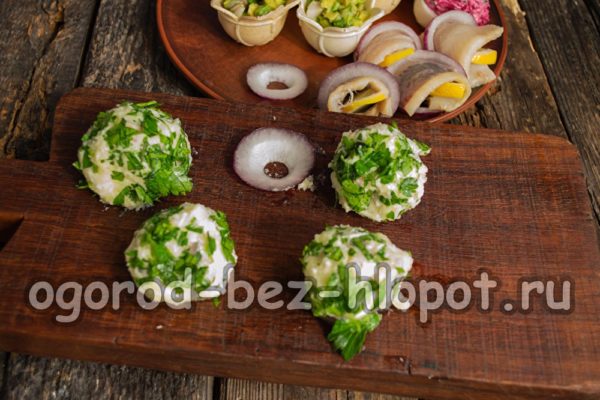 공을 만들어 허브에 굴리다