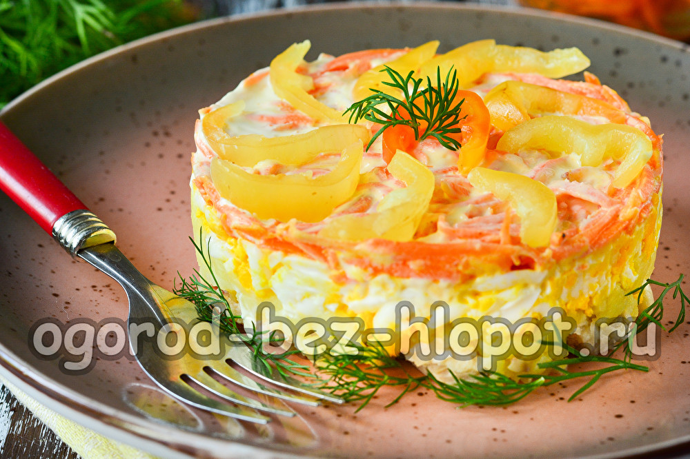 닭고기와 피망을 곁들인 한국식 당근 샐러드