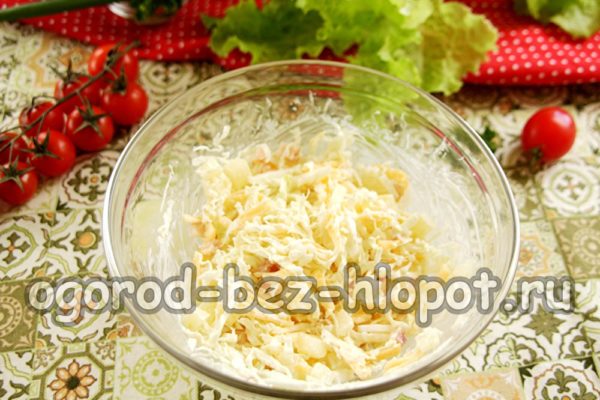 재료를 합치고 마요네즈로 간을 합니다.