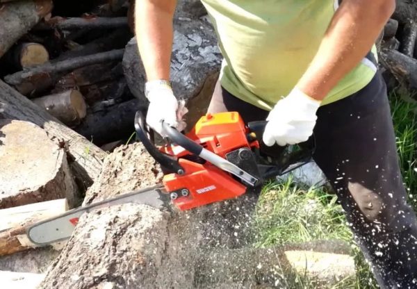 전기톱 사용 팁