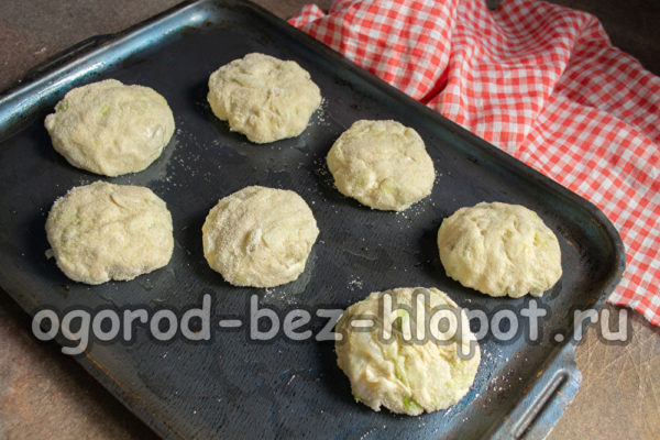 빵을 베이킹 시트에 올려 놓으세요