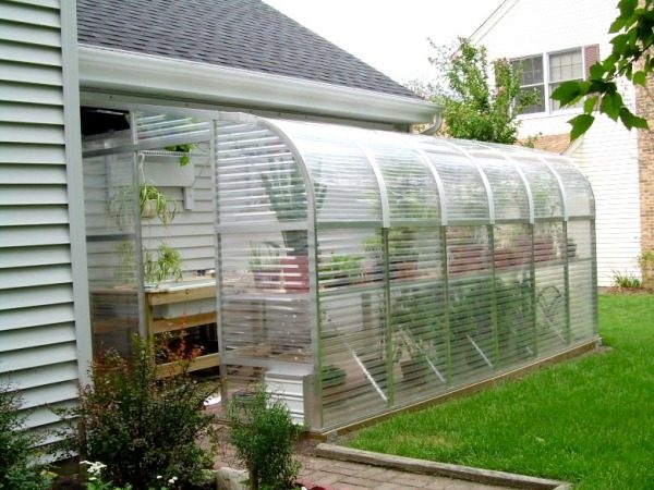 프리스텐나야 테플리카 폴리카르보나트