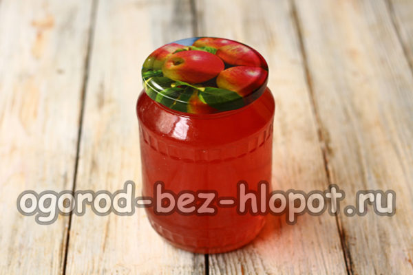 주스를 병에 밀봉하다