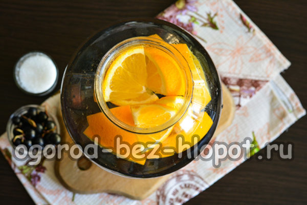 끓는 물을 붓다