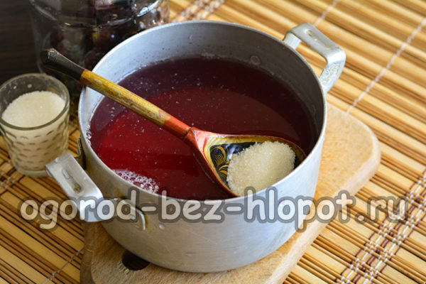 물에 설탕을 첨가하다