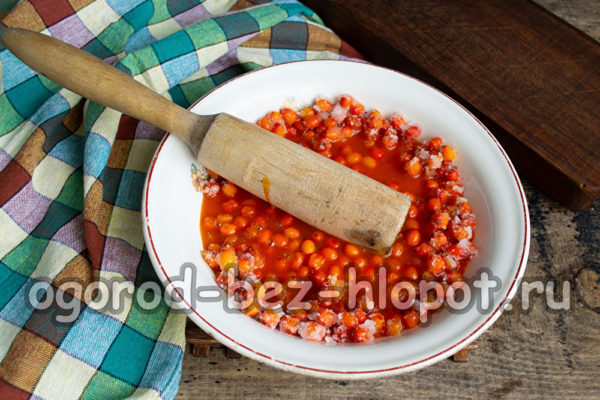 열매에 설탕을 문지르다