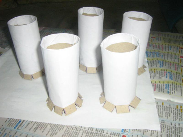 종이 타월 롤 꽃병