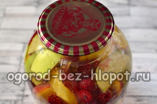 설탕에 절인 과일을 살균하다