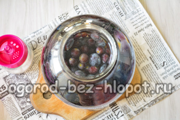 끓는 물을 붓다