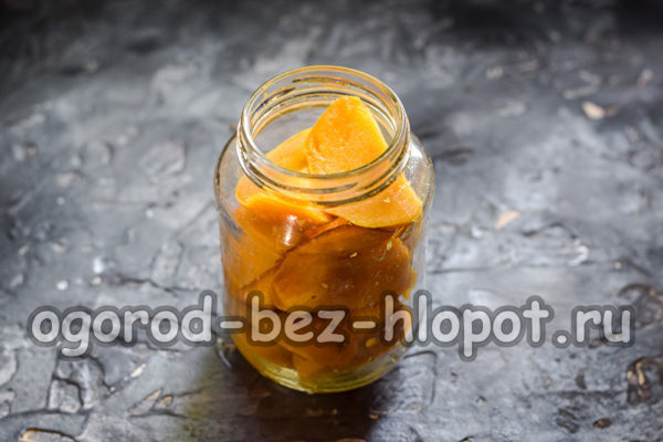 복숭아를 병에 ​​담다