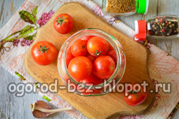 토마토를 병에 담다