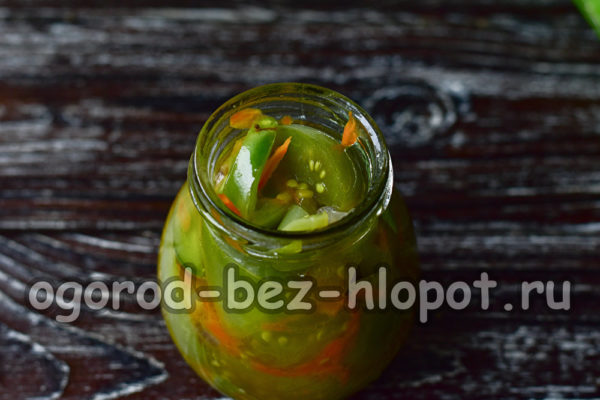 샐러드를 병에 담다