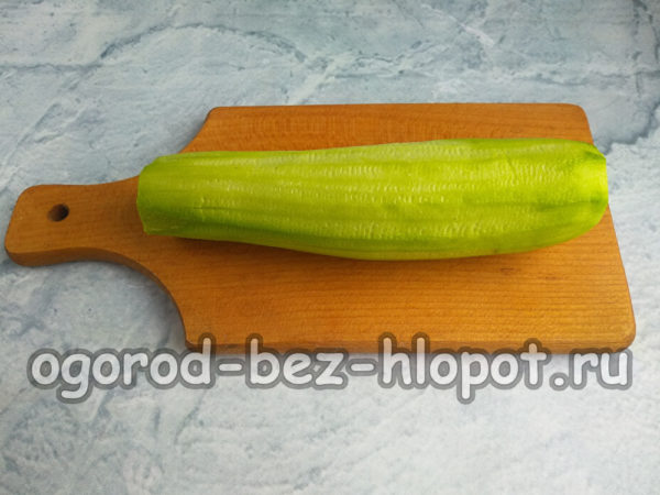 호박 껍질을 벗기다