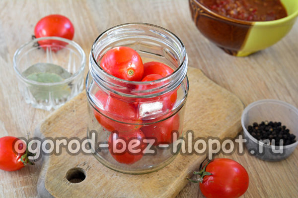 토마토를 병에 담다