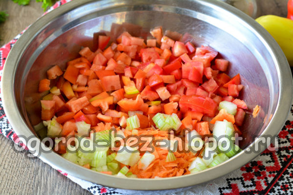 야채를 그릇에 담다