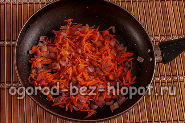 양파와 당근을 볶다