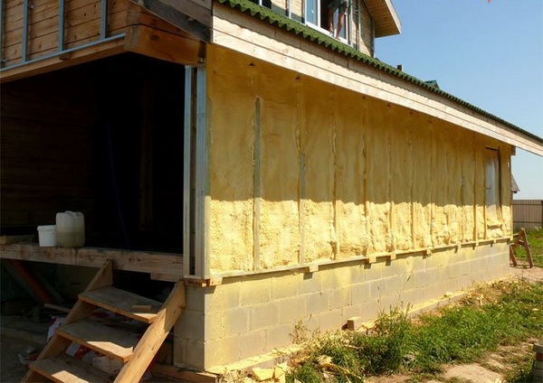 주택의 외부 또는 내부 단열