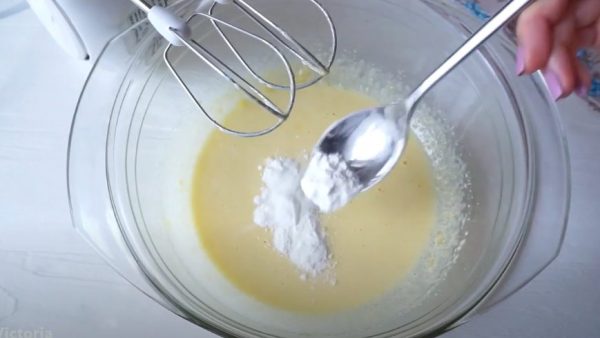 옥수수 전분을 첨가하세요