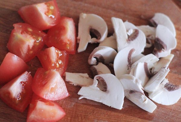 우리는 버섯을 자른다